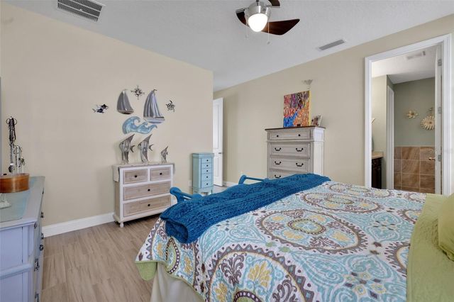 27 SANDY BEACH WAY, Palm Coast, FL 32137