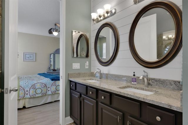 27 SANDY BEACH WAY, Palm Coast, FL 32137