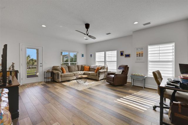 27 SANDY BEACH WAY, Palm Coast, FL 32137