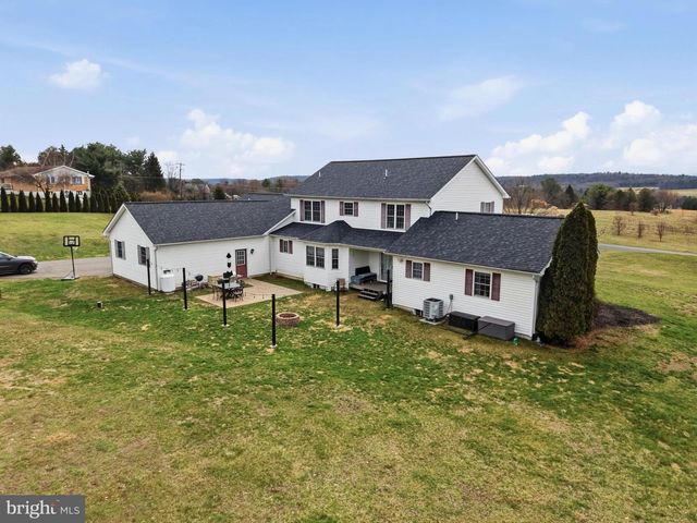 8285 POHOPOCO DR, Kunkletown, PA 18058