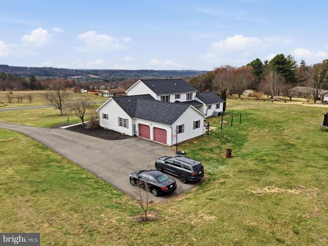8285 POHOPOCO DR, Kunkletown, PA 18058