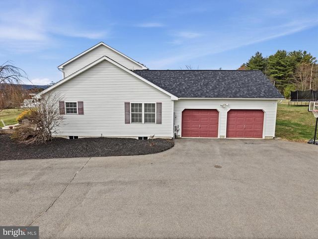 8285 POHOPOCO DR, Kunkletown, PA 18058