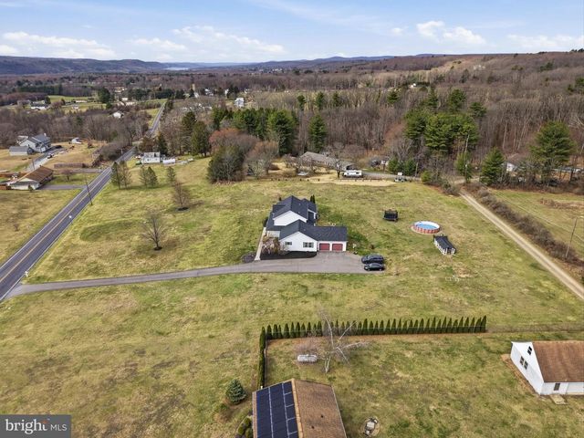 8285 POHOPOCO DR, Kunkletown, PA 18058