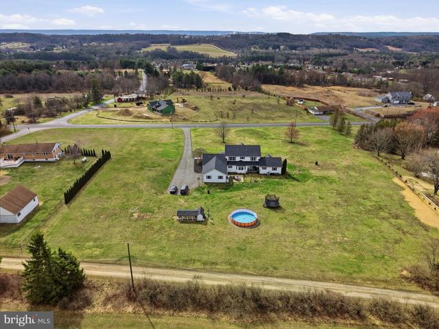 8285 POHOPOCO DR, Kunkletown, PA 18058