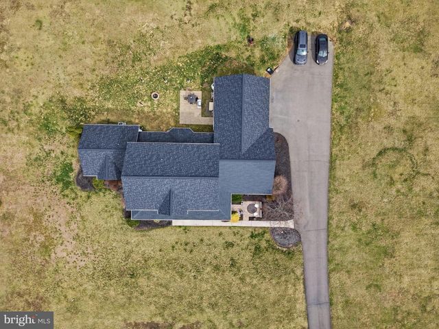 8285 POHOPOCO DR, Kunkletown, PA 18058