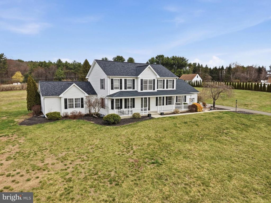 8285 POHOPOCO DR, Kunkletown, PA 18058