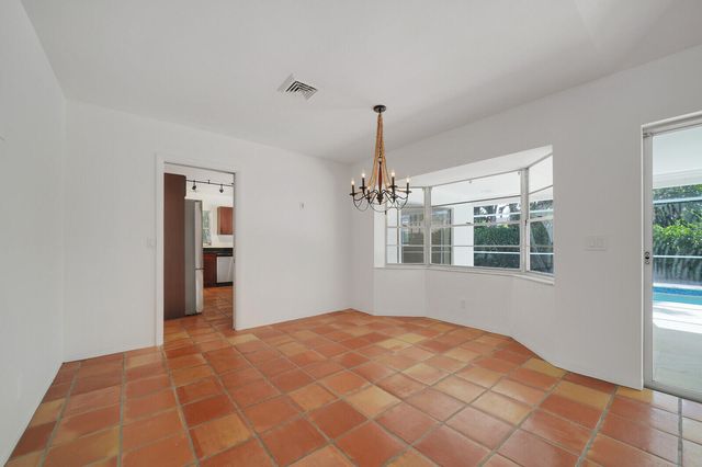 7 SE Paddock Circle, Jupiter, FL 33469
