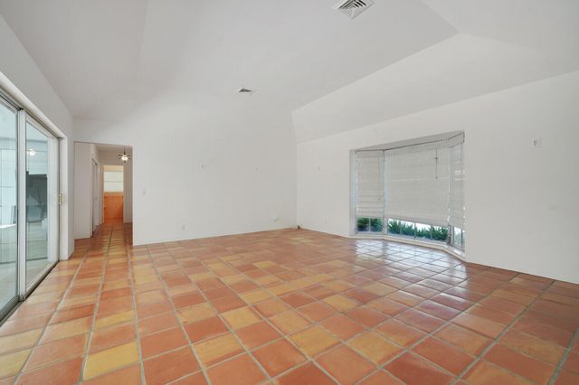 7 SE Paddock Circle, Jupiter, FL 33469