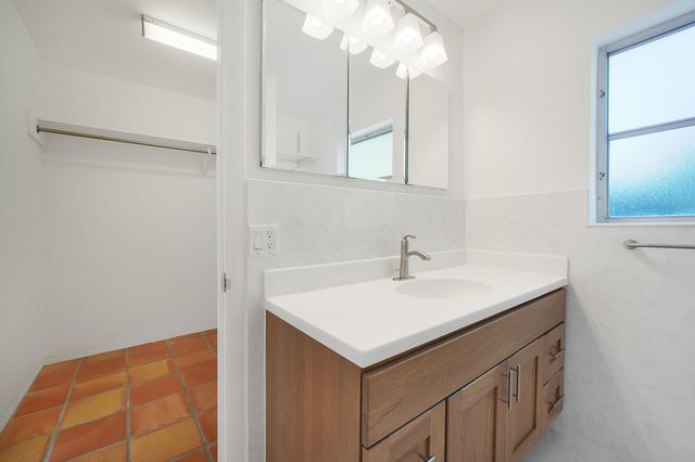 7 SE Paddock Circle, Jupiter, FL 33469