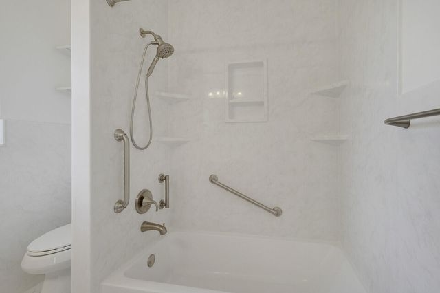 7 SE Paddock Circle, Jupiter, FL 33469