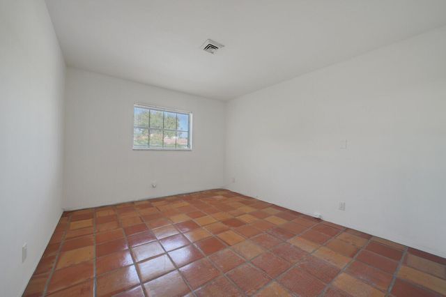 7 SE Paddock Circle, Jupiter, FL 33469