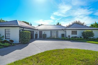 7 SE Paddock Circle, Jupiter, FL 33469