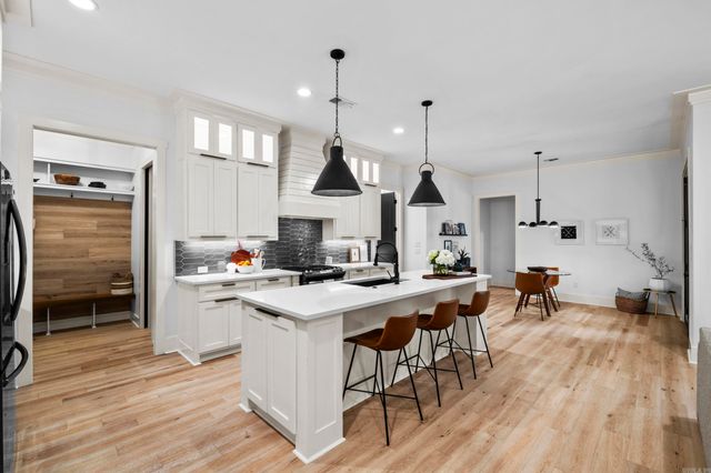 4 Tupelo Court, Little Rock, AR 72223