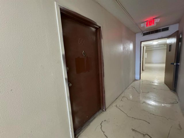 2025 NE 164th Street 601, North Miami Beach, FL 33162