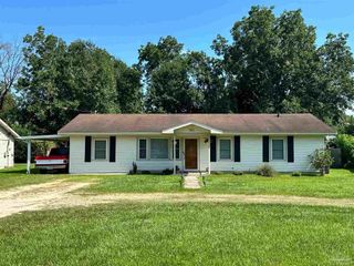 511 E Pine St, Atmore, AL 36502