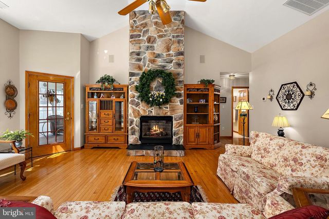 6 GREENS CT, Berlin, MD 21811