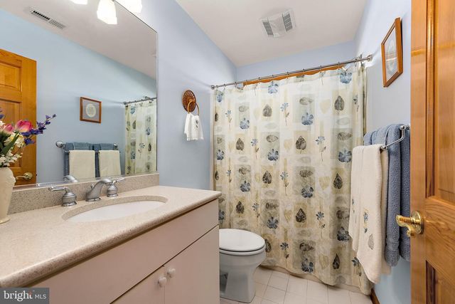 6 GREENS CT, Berlin, MD 21811