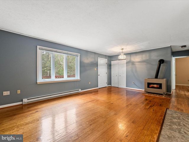 220 CHESTNUT GROVE RD, Winchester, VA 22603