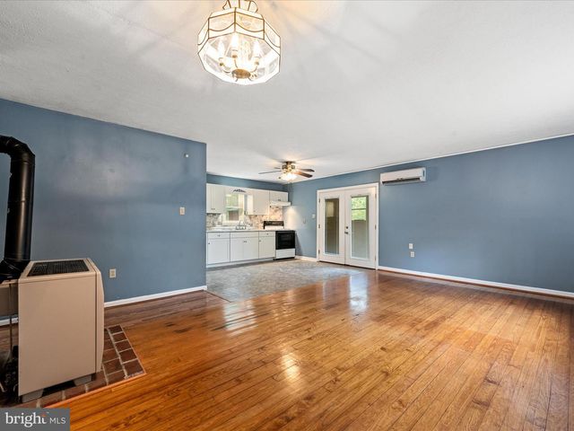 220 CHESTNUT GROVE RD, Winchester, VA 22603