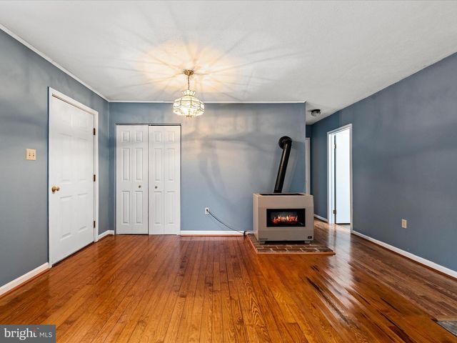 220 CHESTNUT GROVE RD, Winchester, VA 22603