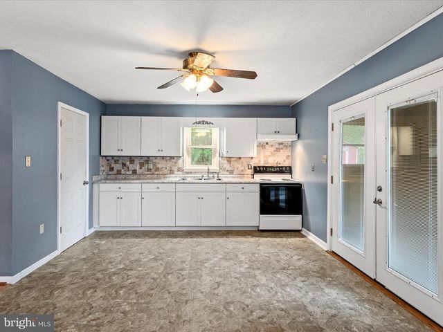 220 CHESTNUT GROVE RD, Winchester, VA 22603