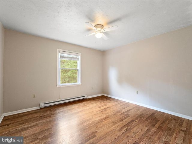 220 CHESTNUT GROVE RD, Winchester, VA 22603