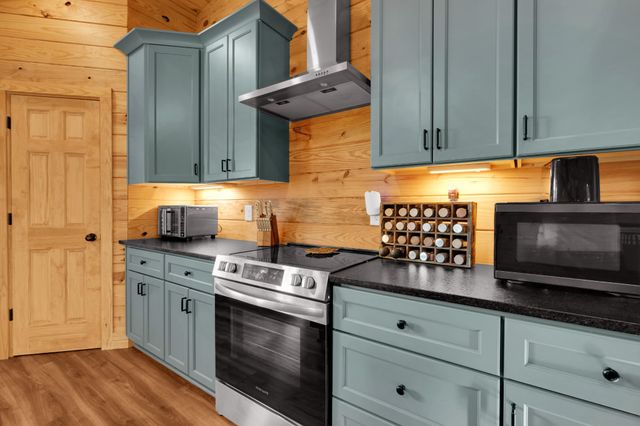 110 Buzzard Roost Rd, Chapel Hill, TN 37034