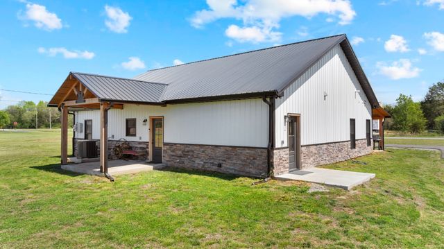 110 Buzzard Roost Rd, Chapel Hill, TN 37034
