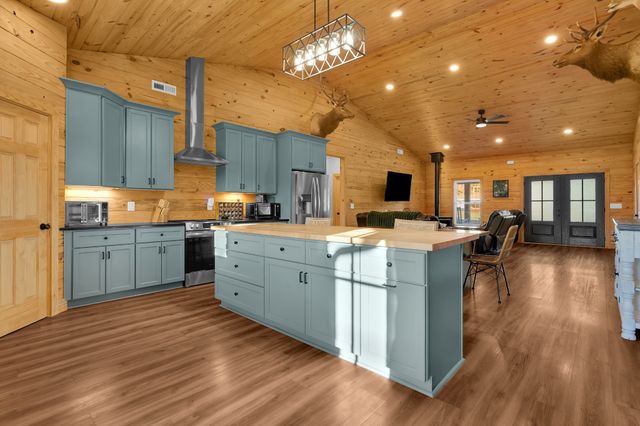 110 Buzzard Roost Rd, Chapel Hill, TN 37034