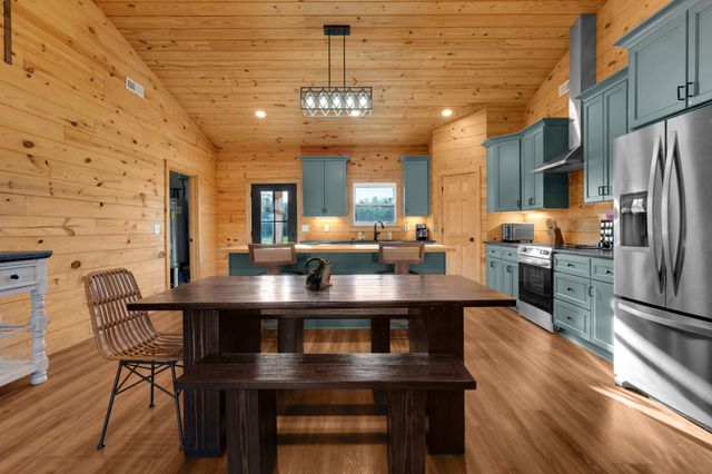 110 Buzzard Roost Rd, Chapel Hill, TN 37034