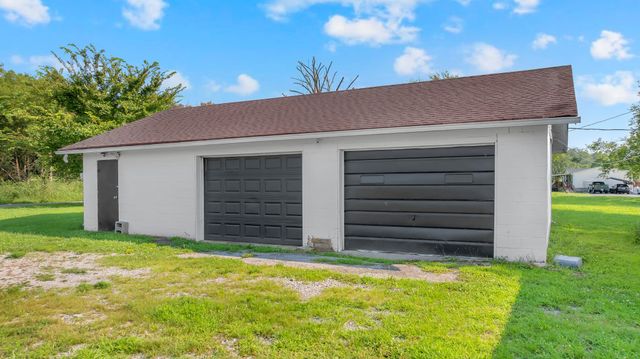 110 Buzzard Roost Rd, Chapel Hill, TN 37034