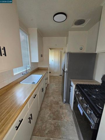 1662 San Benito St, Richmond, CA 94804