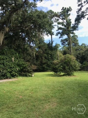 17 Piney Point Road, Savannah, GA 31410
