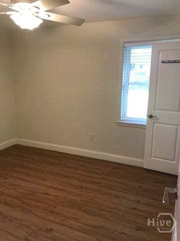 17 Piney Point Road, Savannah, GA 31410