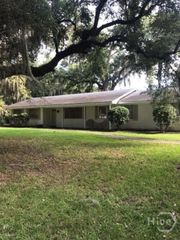 17 Piney Point Road, Savannah, GA 31410