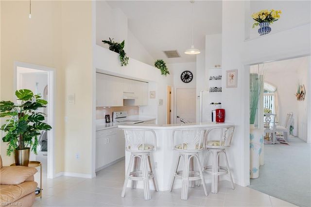 1957 Piccadilly Circus, Naples, FL 34112