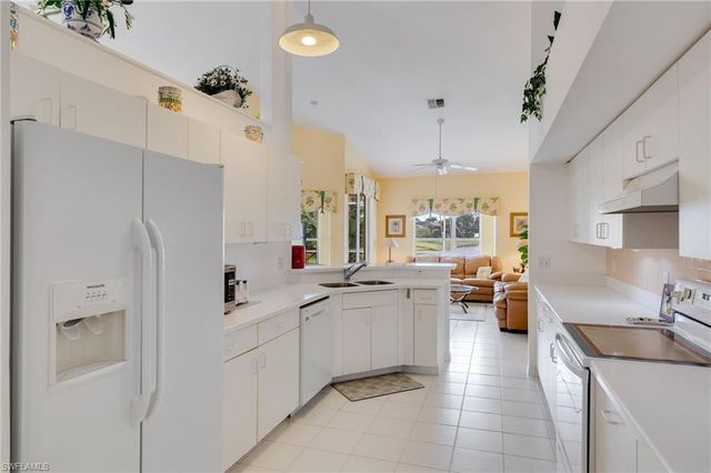 1957 Piccadilly Circus, Naples, FL 34112