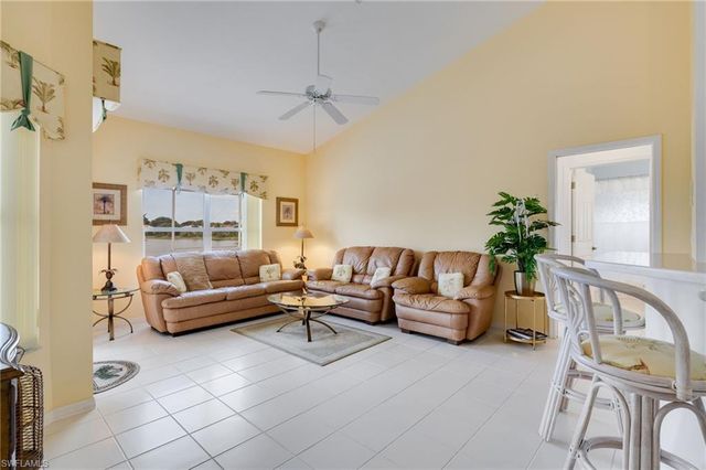 1957 Piccadilly Circus, Naples, FL 34112