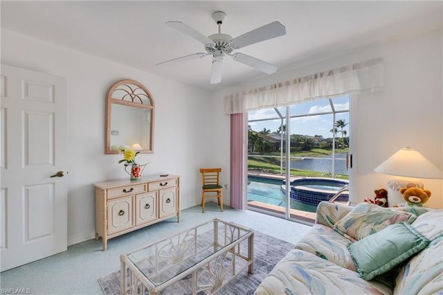 1957 Piccadilly Circus, Naples, FL 34112