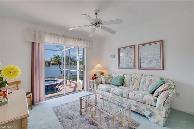 1957 Piccadilly Circus, Naples, FL 34112