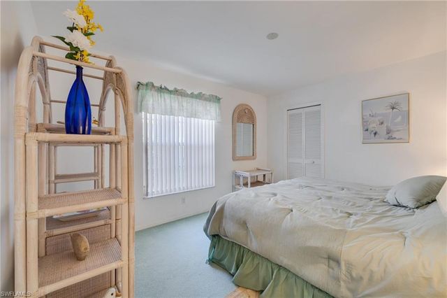 1957 Piccadilly Circus, Naples, FL 34112