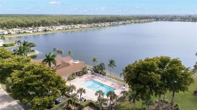 1957 Piccadilly Circus, Naples, FL 34112