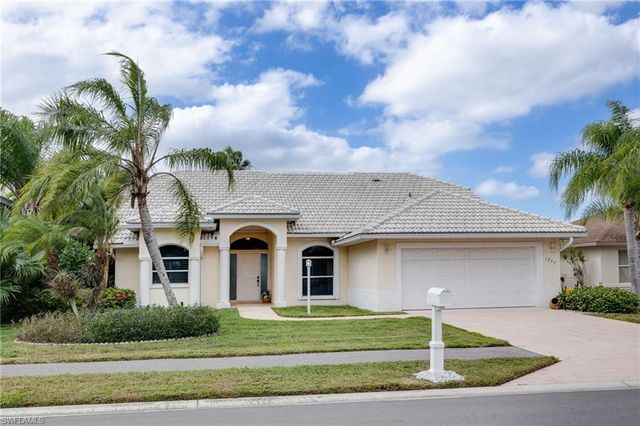 1957 Piccadilly Circus, Naples, FL 34112