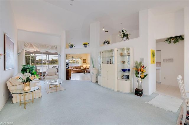 1957 Piccadilly Circus, Naples, FL 34112