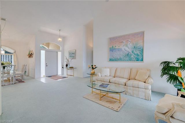 1957 Piccadilly Circus, Naples, FL 34112