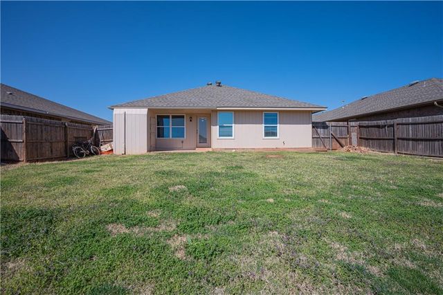 616 Rosemoor Court, Yukon, OK 73099