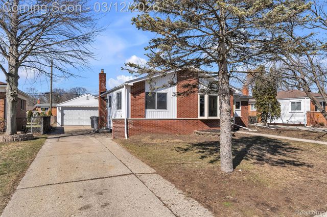 19261 Osmus Street, Livonia, MI 48152