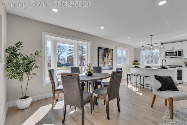 19261 Osmus Street, Livonia, MI 48152