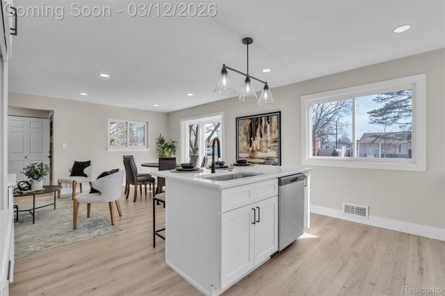 19261 Osmus Street, Livonia, MI 48152