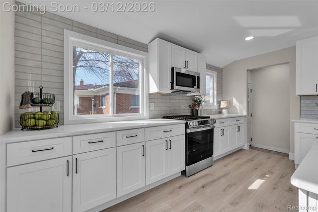 19261 Osmus Street, Livonia, MI 48152